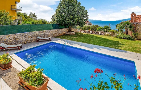 pool