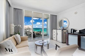 "amazing and beautiful apartment...also very responsive host" -Jeffrey K.