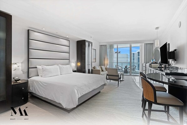 "Great space and good communicating host . Clean room and great location !" - George L.