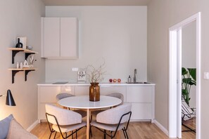 Kitchen with a queen bed