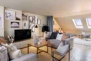 Living/Sleeping area