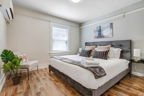 Rest like never before in our sleep haven: king bed, hypoallergenic sheets, and the embrace of a walk-in closet.