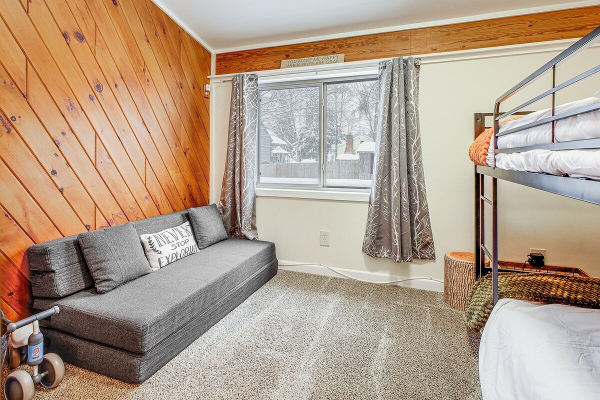 Family-Friendly Home w/ Hot Tub, Near Lake George!
