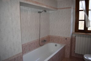 Autumn, Bathroom, Spring, Summer