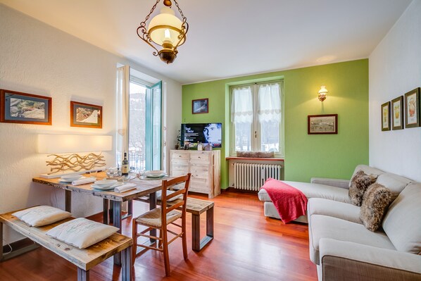 Living and dining room