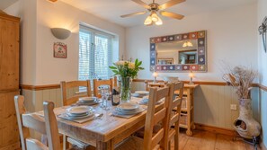 Dining Area, Moorhens, Bolthole Retreats