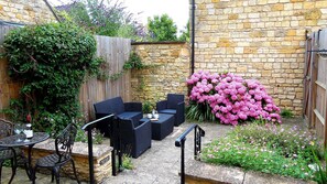 Garden, Bumble Cottage, Bolthole Retreats