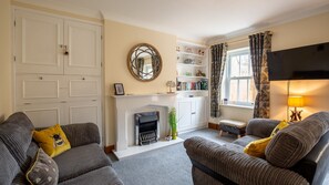 Open Plan Living, Bumble Cottage, Bolthole Retreats