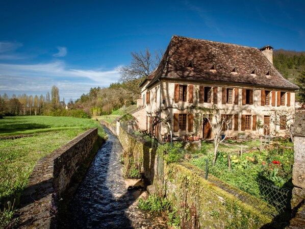 Holiday Home Exterior [summer]