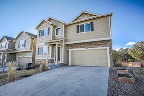 Find Abundant Parking Space for Your Family at the Front