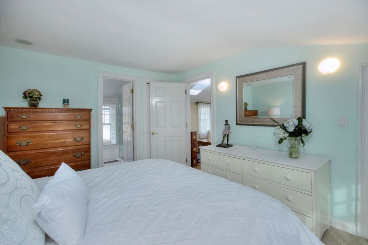 Gem by the Sound – Fairfield Beachside Rental