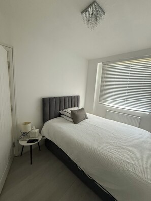 Bedroom 2 (1)