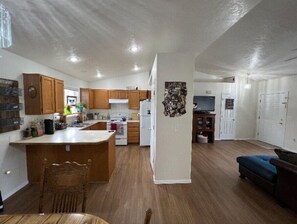 Kitchen/living room