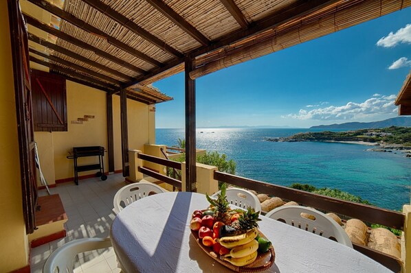 One of the terraces of our villetta waterfront cala caterina.