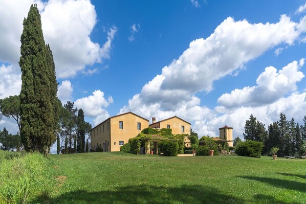 Building Exterior, Spring, Summer