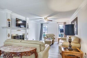 Living Room | 1st Floor | Free WiFi | Smart TV