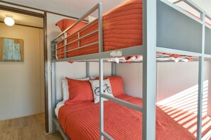 Bedroom 3 with full/full bunks