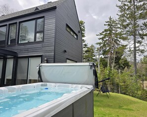 Bain à remous extérieur