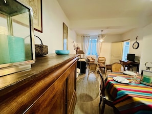 house city centre, close to amenities close to the ocean