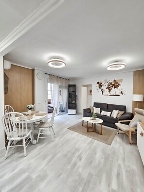living room/ dining area
