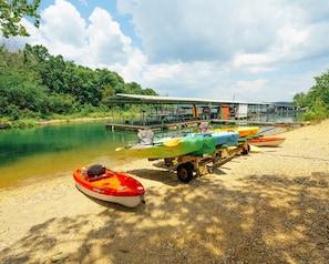 500 feet to the water of Table Rock Lake - grab a kayak and enjoy!