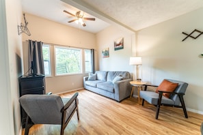 Living area with Queen sleeper sofa