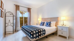 The bedroom features a comfy mattress and quality bed linen for a good night's sleep
#bedroom #bed #rest #relax #algarve #portugal