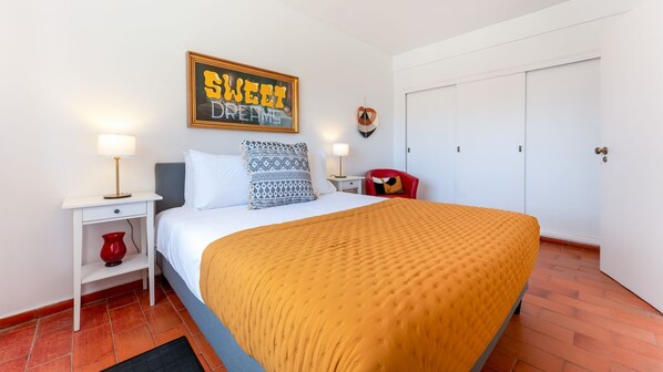 The room offers quality bedding for a good night's rest, in a comfortable and quiet space
#bedroom #bed #rest #relax #enjoy #algarve #portugal