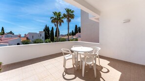 In the balcony you can have a meal or a glass of wine while enjoying the breeze
#balcony #view #relax #algarve #portugal