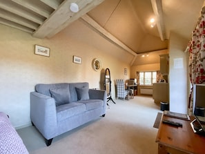 Living area | Cottage 4 - Oaklands Farm, East Tytherley