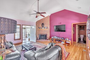 Living Room ⎯adjoins sunroom