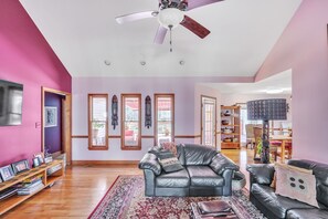 Home Decor, Furniture, Indoors, Living Room, Ceiling Fan
