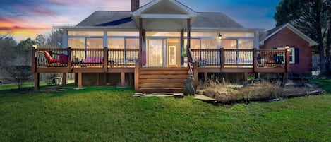 Ile Ife Farmhouse -Rustic Elegance