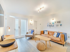 Living room/dining room | 5 Vista Apartments, Goodrington, near Paignton