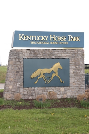 KY State Horse Park / The National Horse Center ~~ 7 Minutes Away!