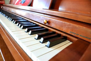 🎹 A saved gem! Mid-Century Baldwin Acrosonic Piano. 