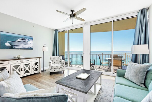 AQUA 1104 Luxury Condo