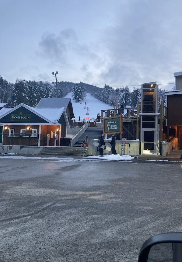 Snow and ski sports