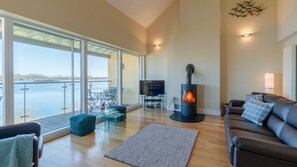 Open Plan Living Area, Goose Nest, Bolthole Retreats