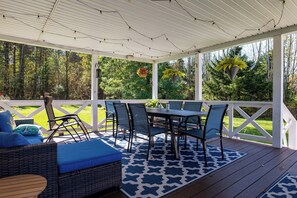 Spacious and airy front porch.