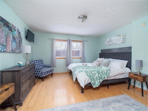 Large MBR with King Size Bed and MBR Ensuite.