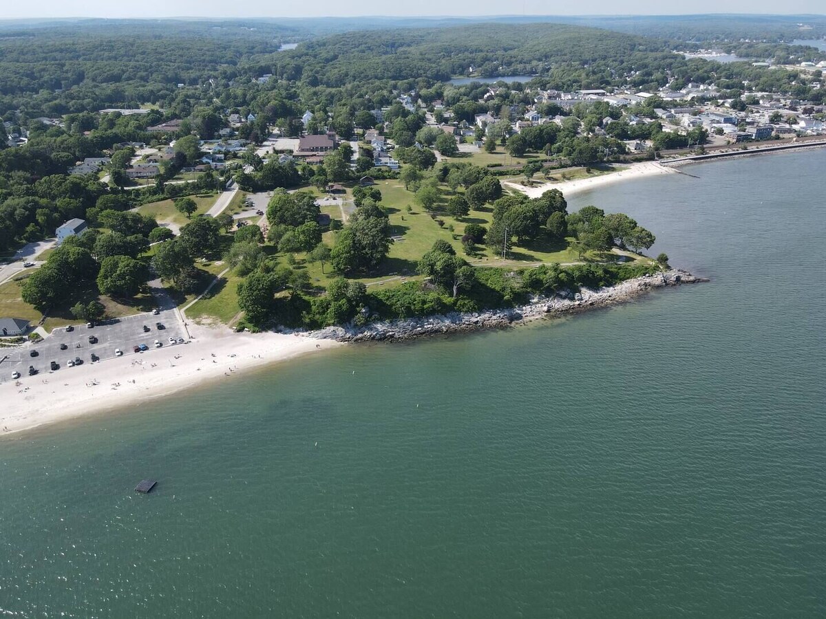 Entire home in Niantic, Connecticut