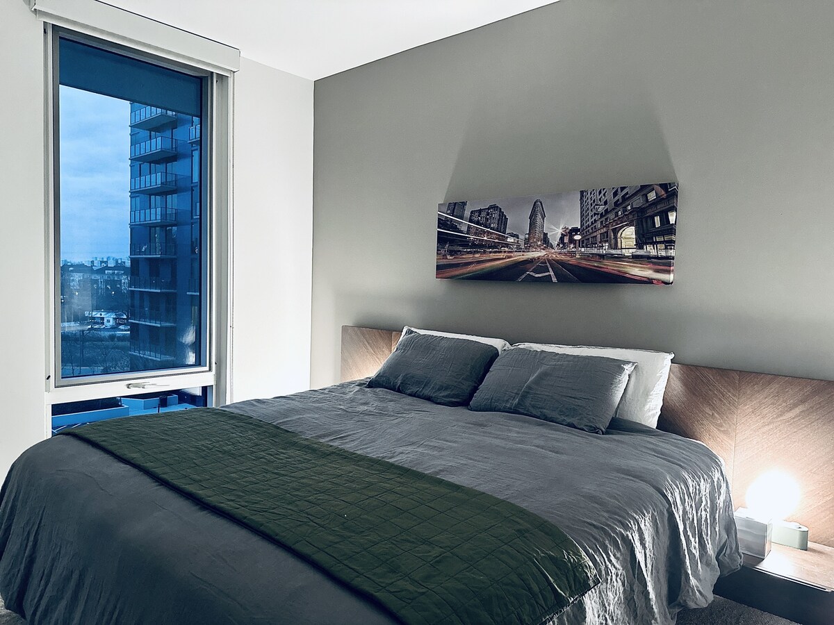 Style Meets Convenience Ideal for Business Travelers at our Modern Oasis