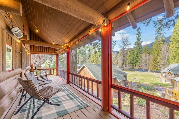 Our screened in deck gives a beautiful view of the McKenzie River