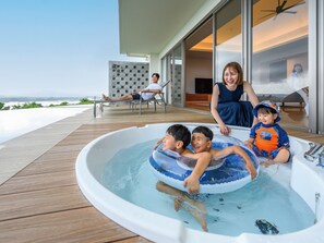 Jetted tub