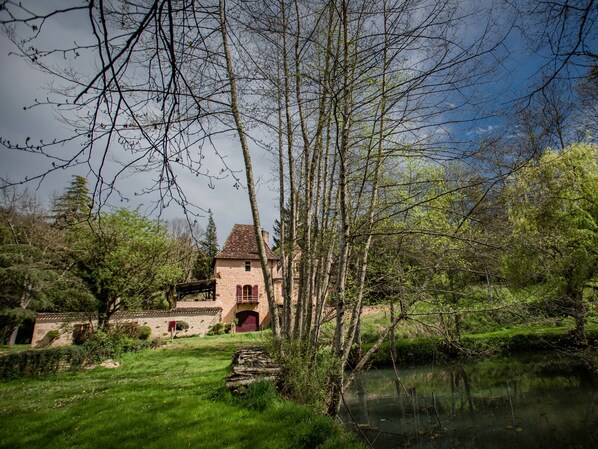 Außenseite Ferienhaus [Sommer]