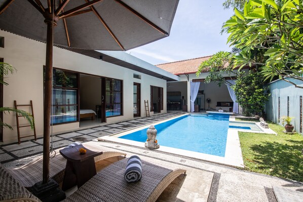Private pool