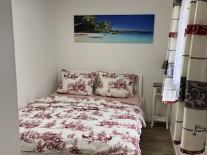 Schlafzimmer-1 Doppelbett