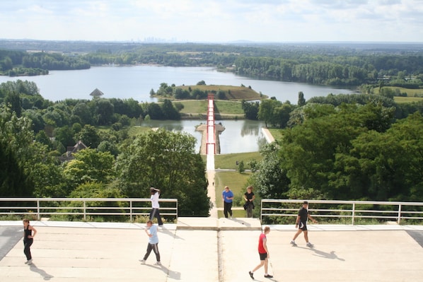 Alentours
