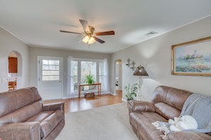 Living Room | Pack 'n Play | Free WiFi